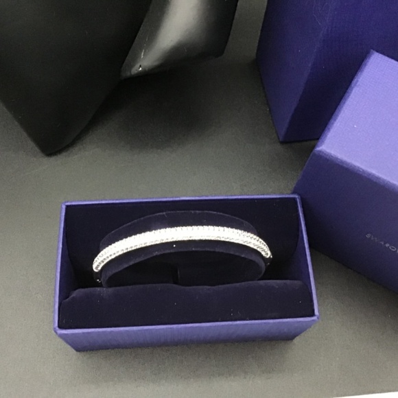 Swarovski Crystals Bangle #5184515 new in box - Picture 3 of 8